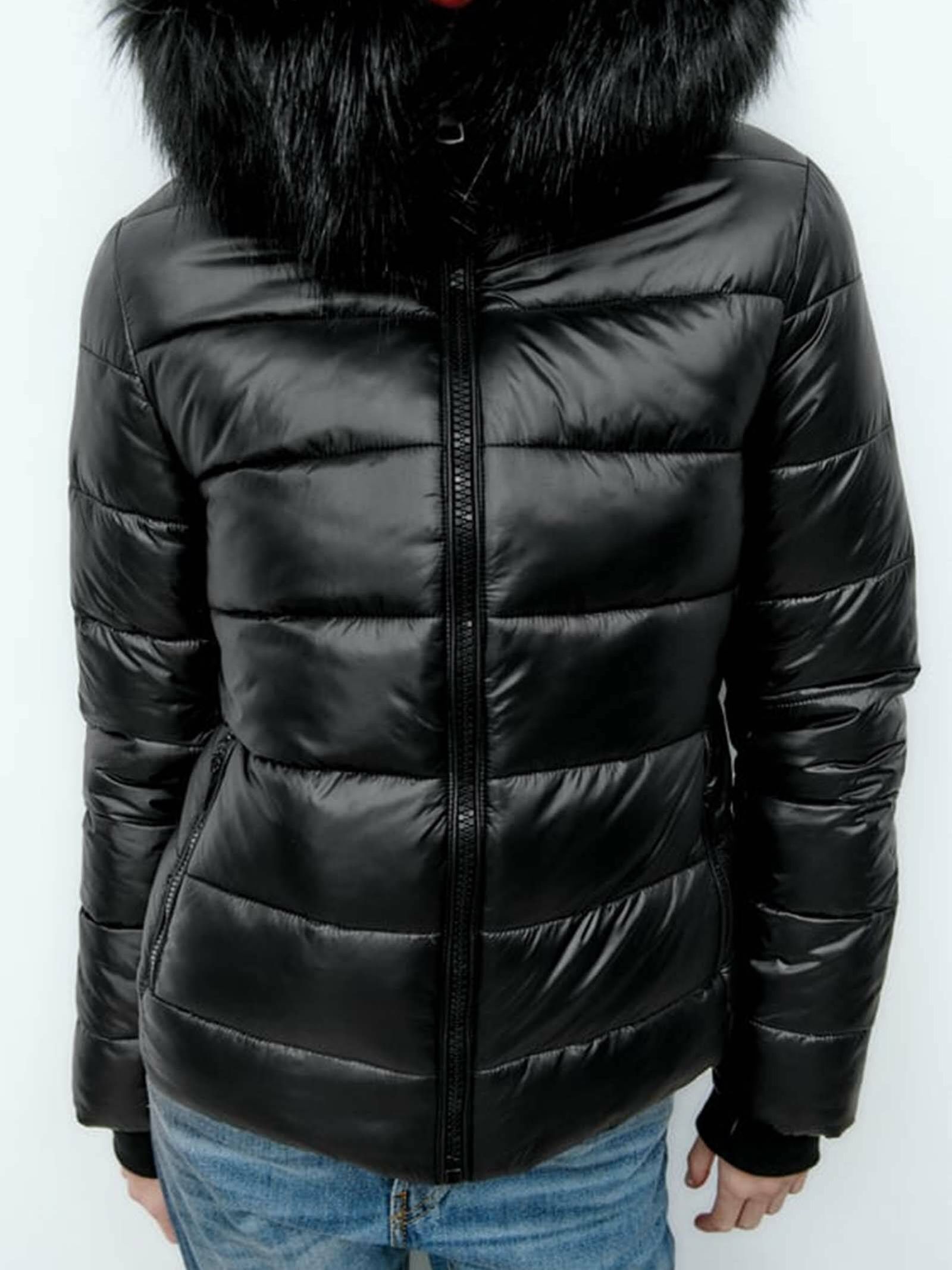 El abrigo rebajado de los 'special prices' de Zara para dar la bienvenida al frío. (Cortesía)