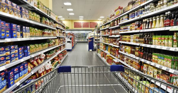 Foto: Productos comestibles en un supermercado (iStock)