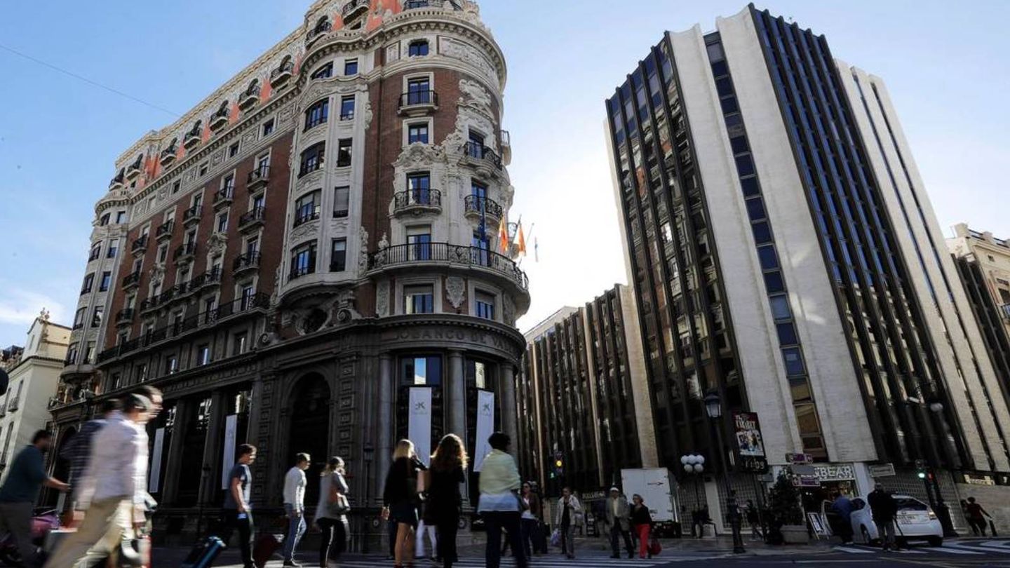 La sede del antiguo Banco de Valencia, ahora sede de Caixabank. (EFE)