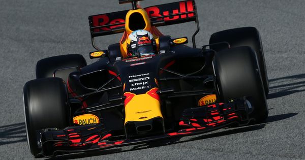 Foto: Daniel Ricciardo en acción durante esta pretemporada. (Reuters)