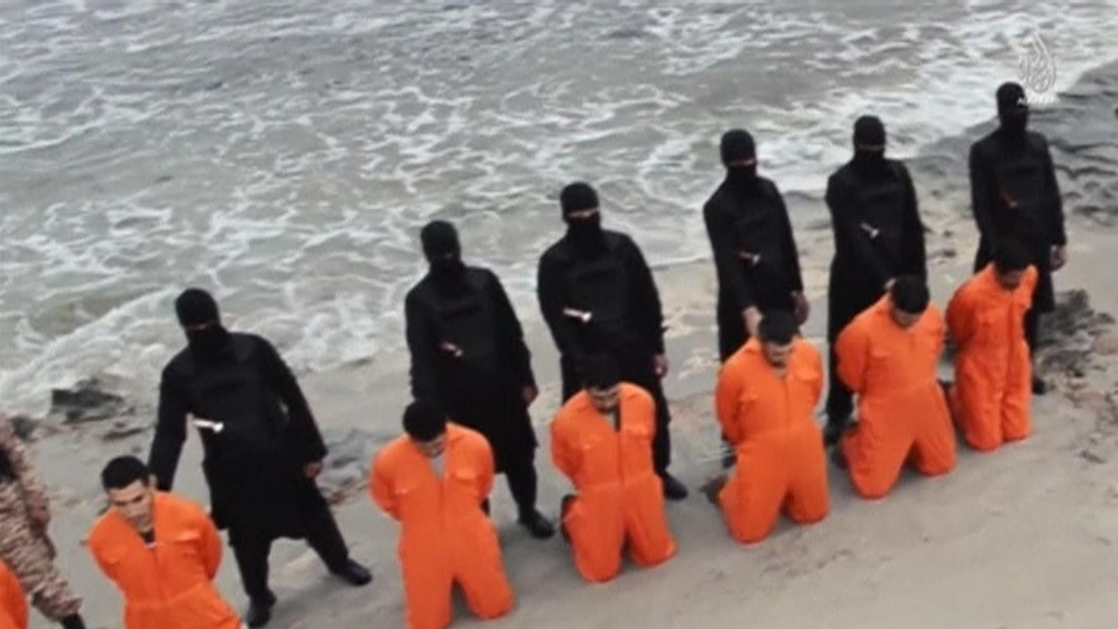 Foto: Una imagen del vídeo que muestra la supuesta ejecución de 21 cristianos coptos en Trípoli , Libia (Reuters).