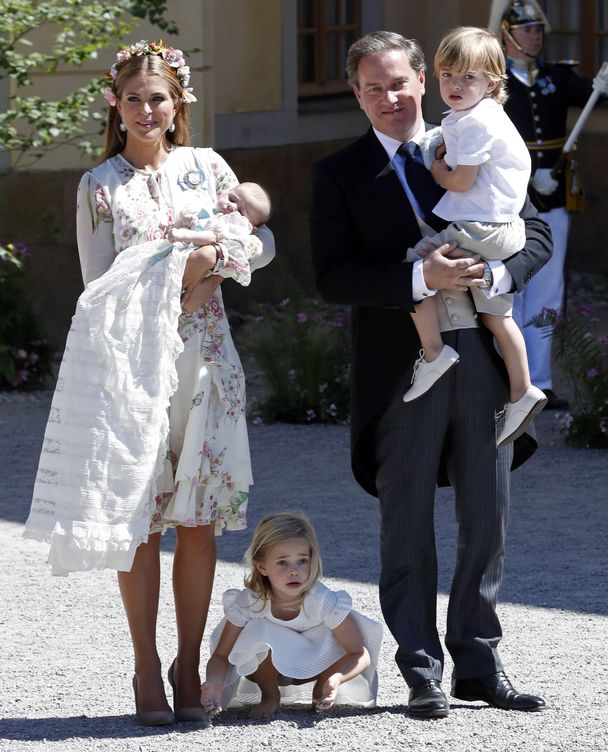 Magdalena junto a sus hijos Adrienne, Leonore, Nicolas y su esposo, Chris O'Neill. (Getty)