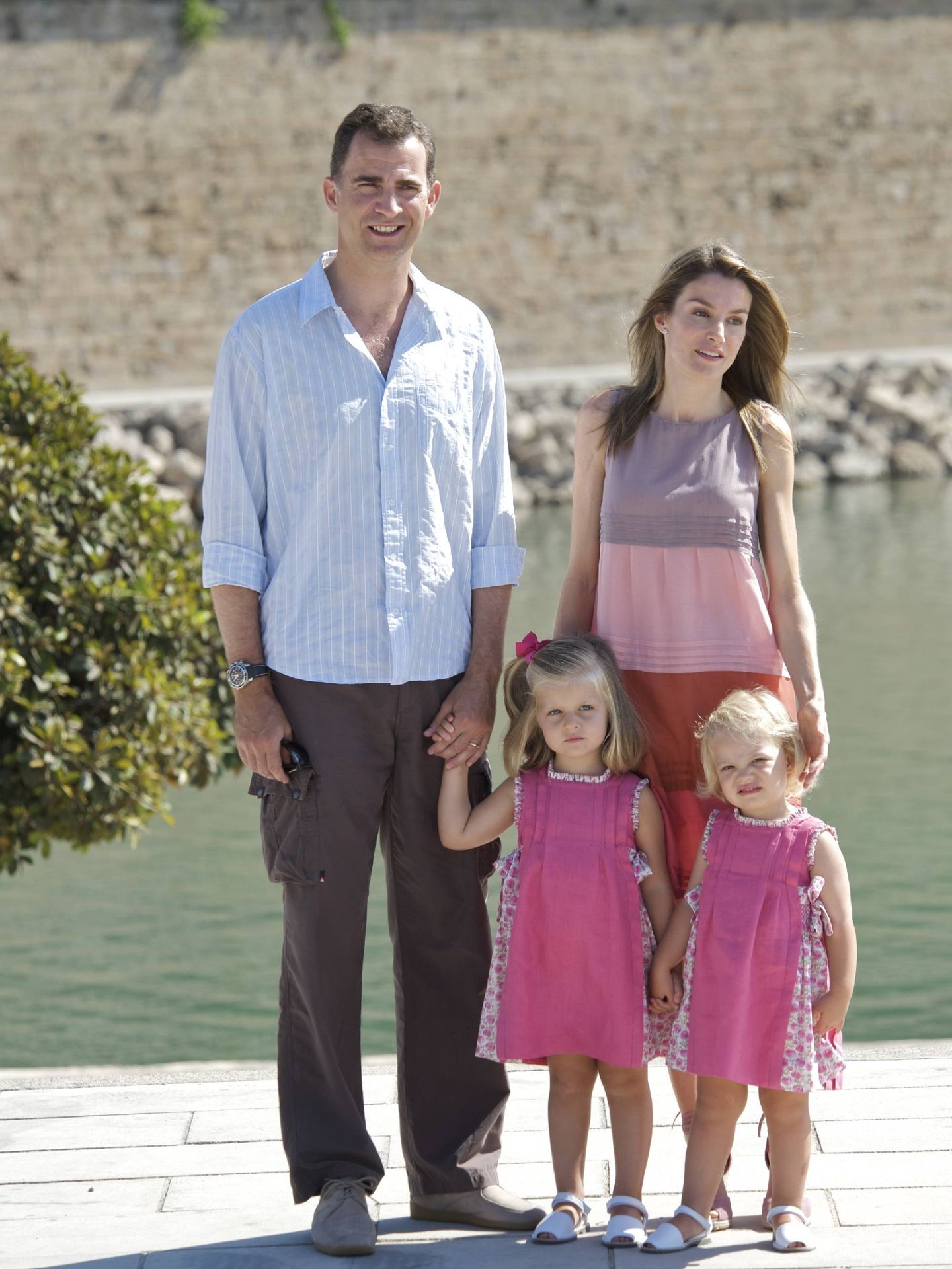 Felipe y Letizia con sus hijas en 2009. (Getty)