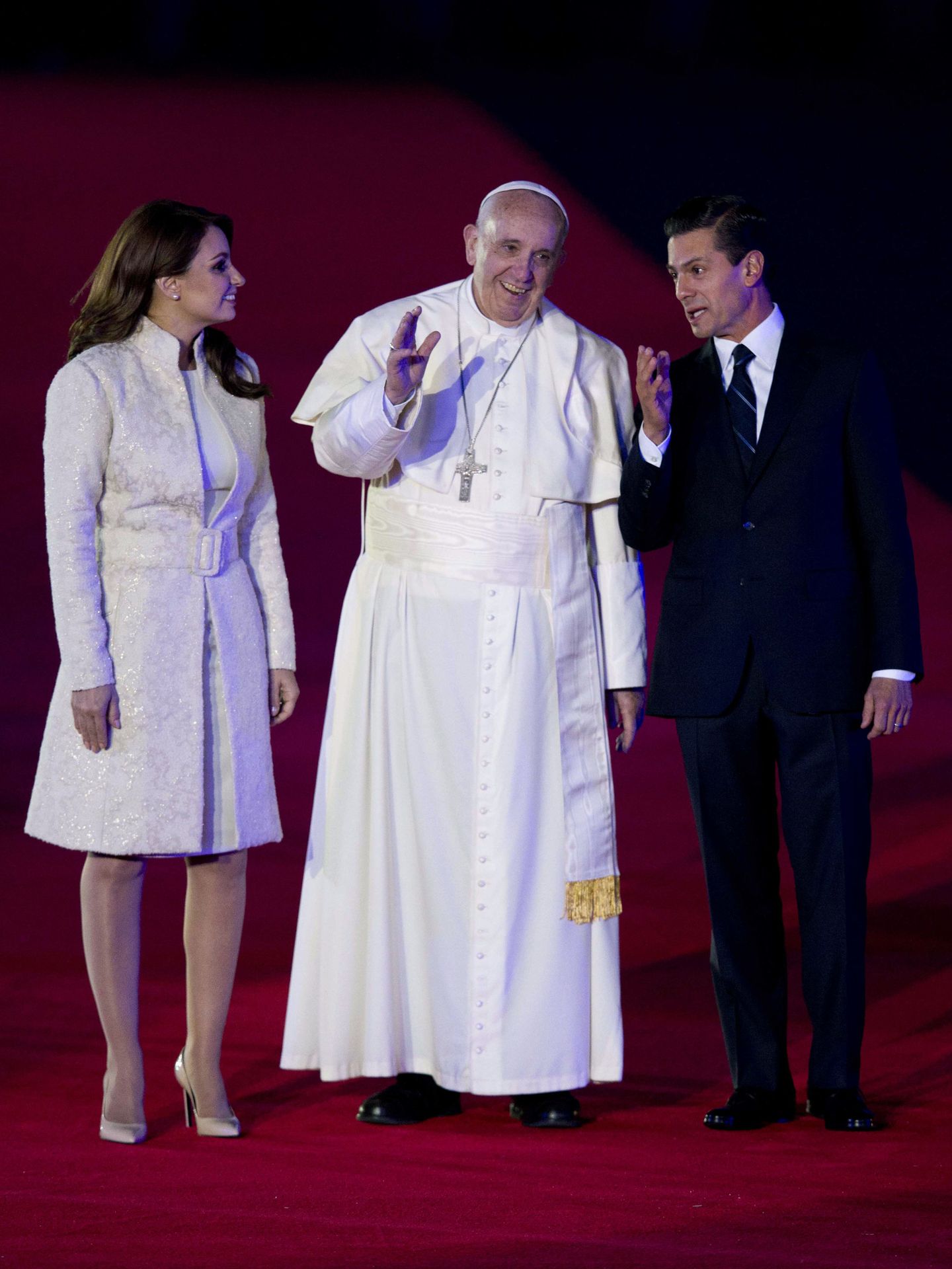 Angélica Rivera y Enrique Peña Nieto con el Papa (Gtres)