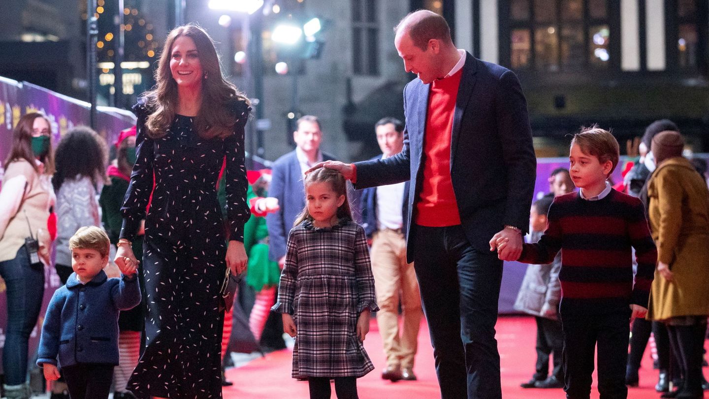 Guillermo y Kate siguen las tradiciones navideñas con sus hijos. (Reuters)