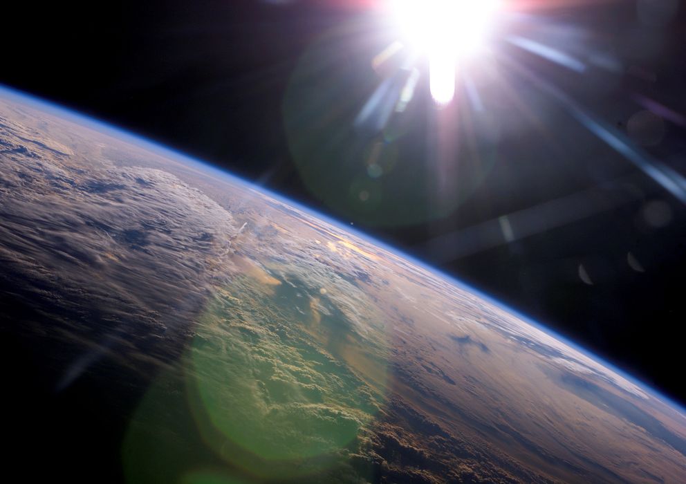 Foto: ¿Gira el Sol alrededor de la Tierra? Unos cuantos estadounidenses piensan que sí. (NASA)