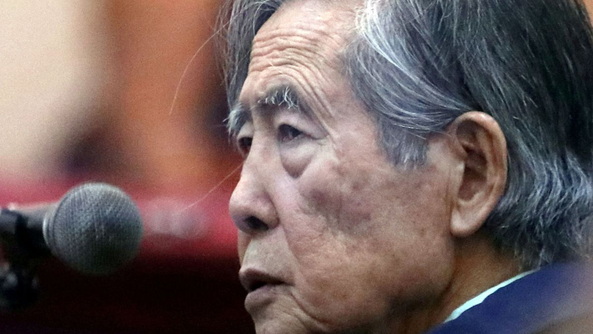 El expresidente Fujimori, ingresado de urgencia en una clínica de Lima