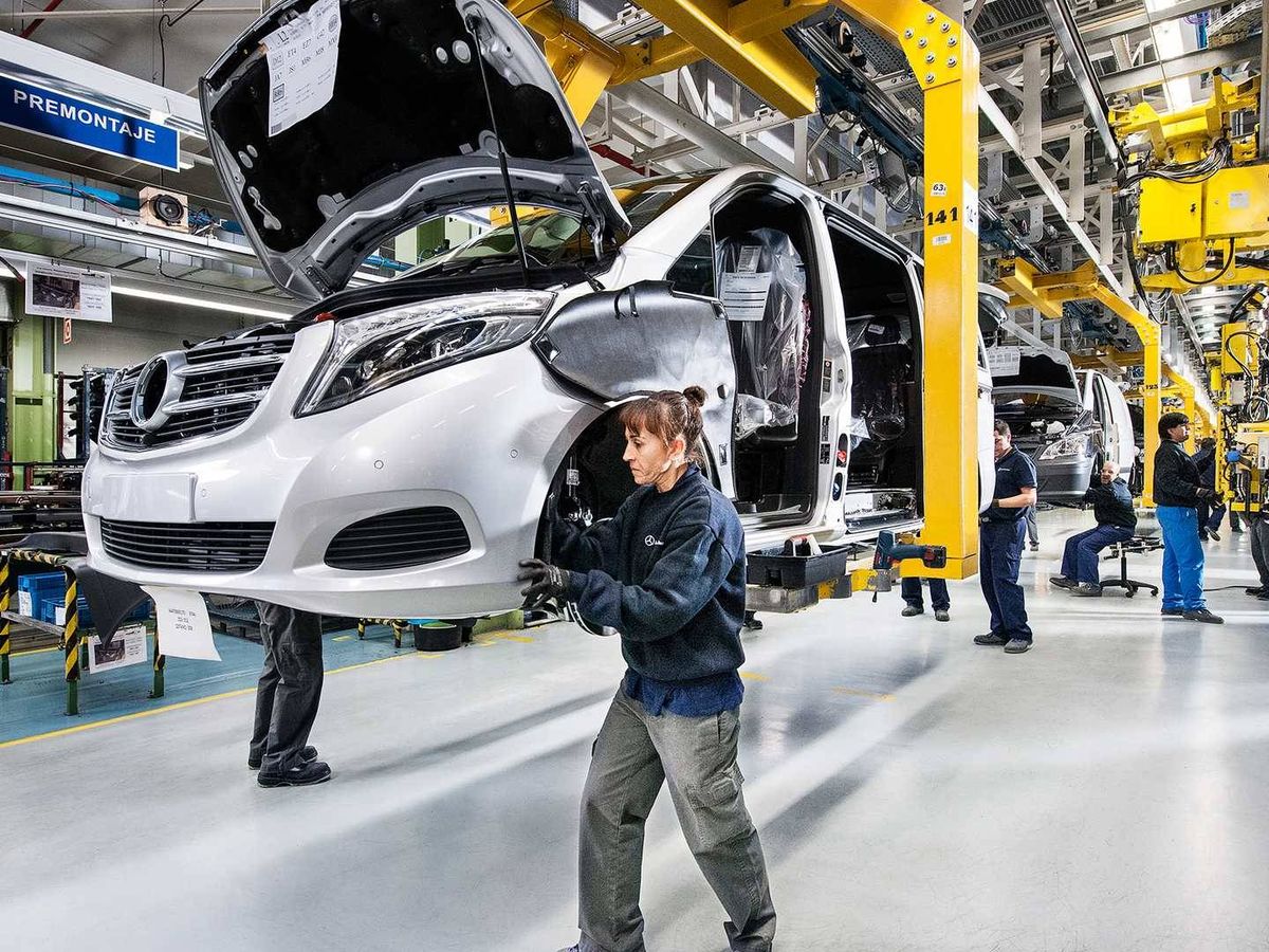 Foto: Mercedes contratará a 400 trabajadores eventuales y aumentará en 7.000 unidades la producción prevista. 