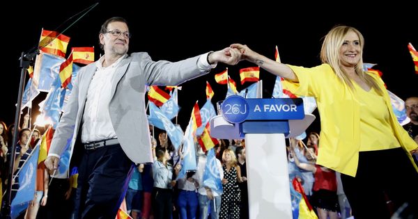 Foto: Fotografía de archivo del presidente del Gobierno, Mariano Rajoy, y la presidenta de la Comunidad de Madrid, Cristina Cifuentes. (EFE)