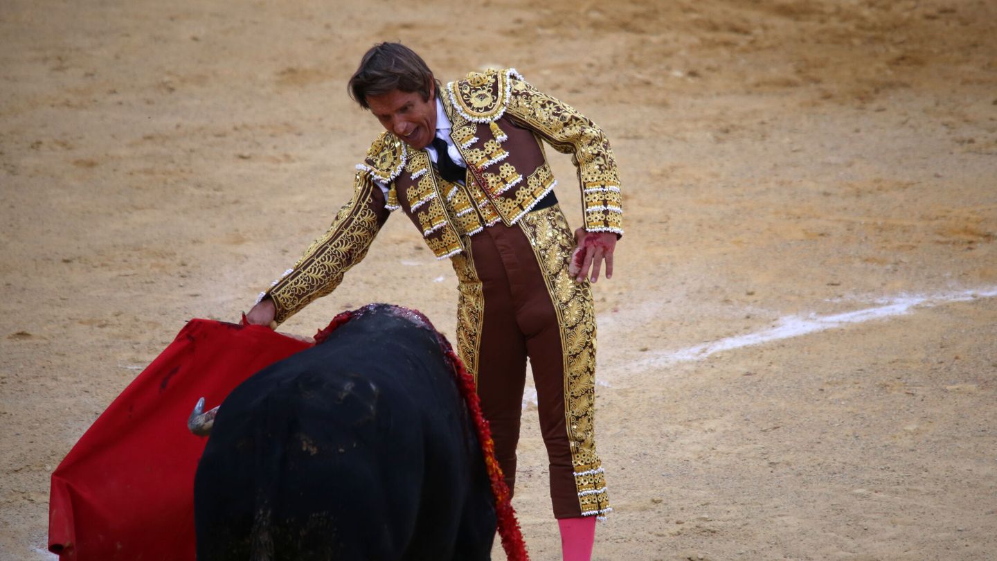 Manuel Díaz, el Cordobés, durante su última corrida de toros. (EP)