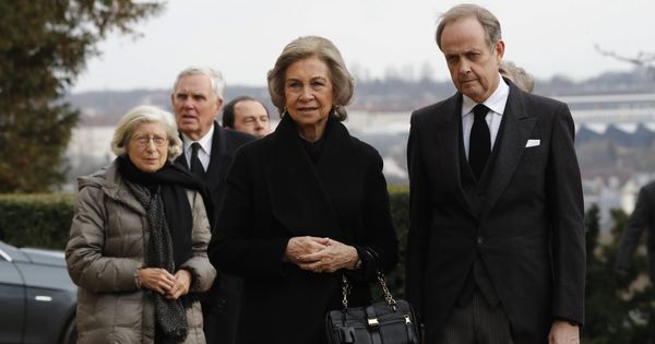 Foto: La reina Sofía, en el funeral del conde de París. (CP)