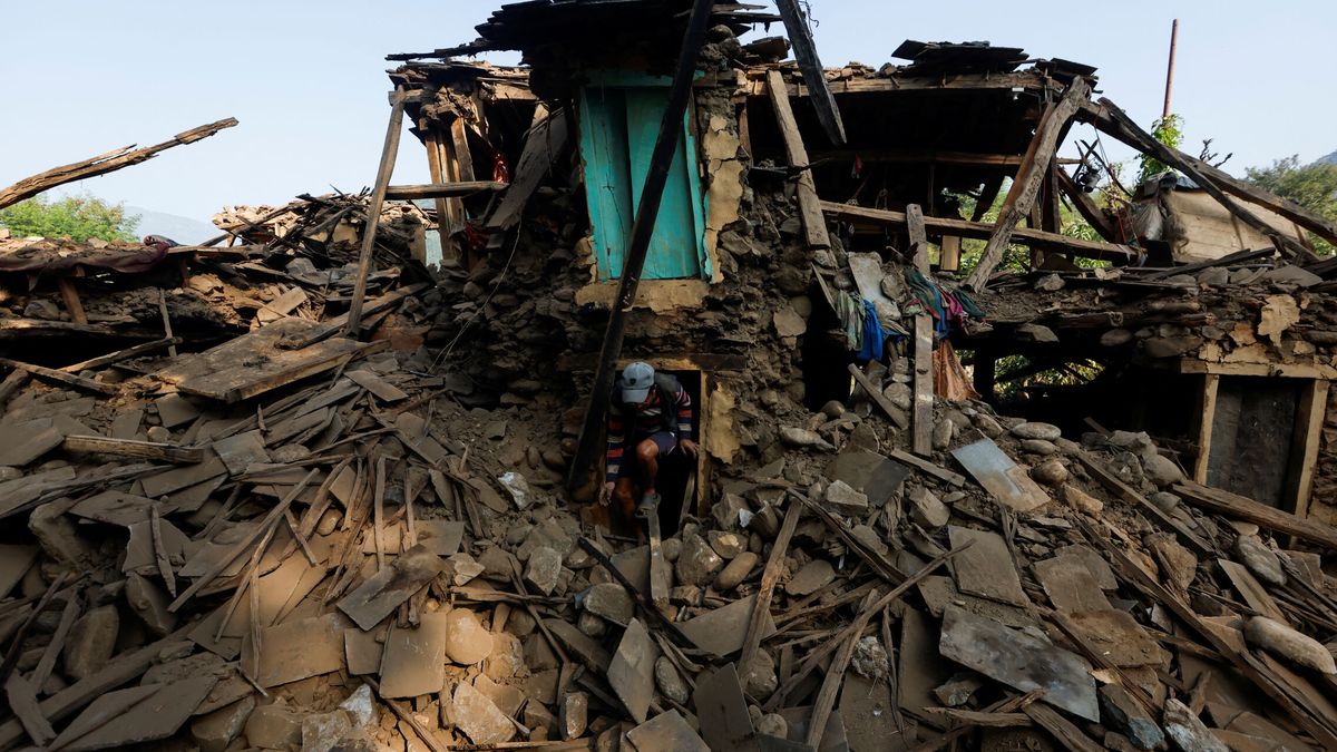 Otro terremoto de 5,3 sacude el oeste de Nepal tras el seísmo en el que murieron 153 personas