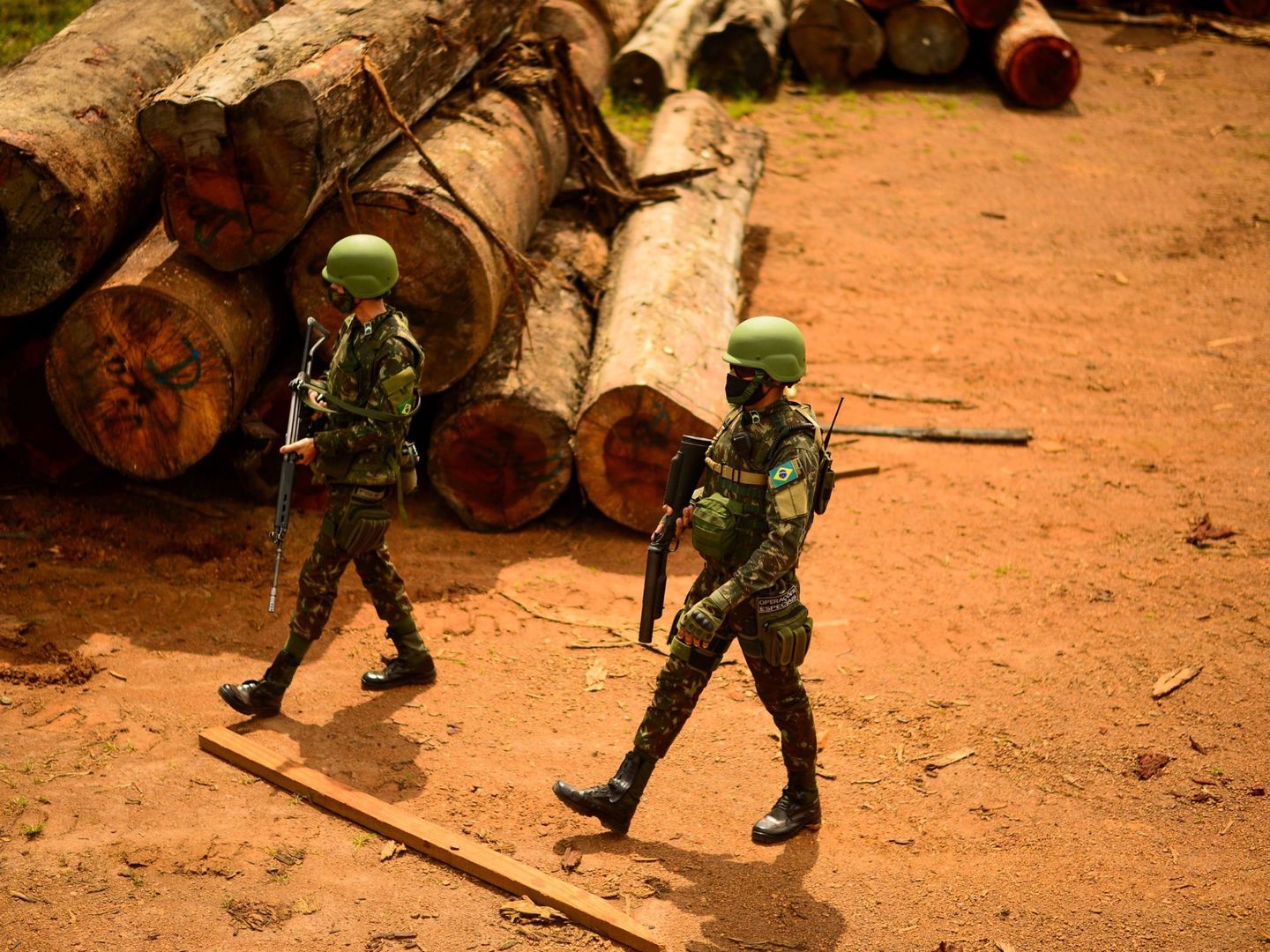 Militares brasileños en una operación en contra de la deforestación. (Foto:  Brazilian Army/Reuters)