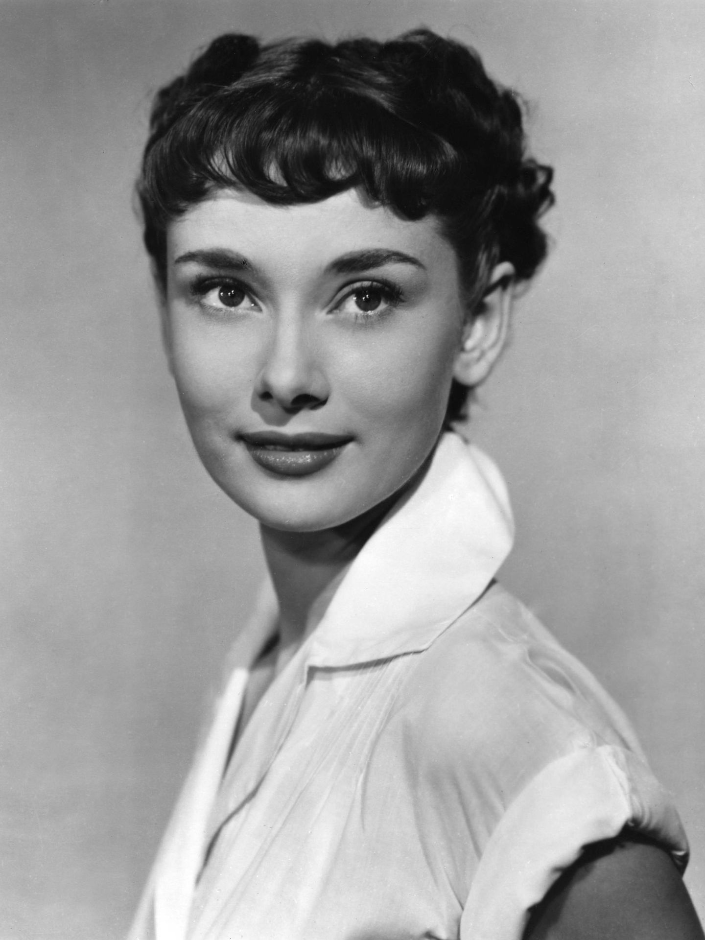 Audrey Hepburn, en 1953 durante el rodaje de 'Vacaciones en Roma'. (Cordon Press)