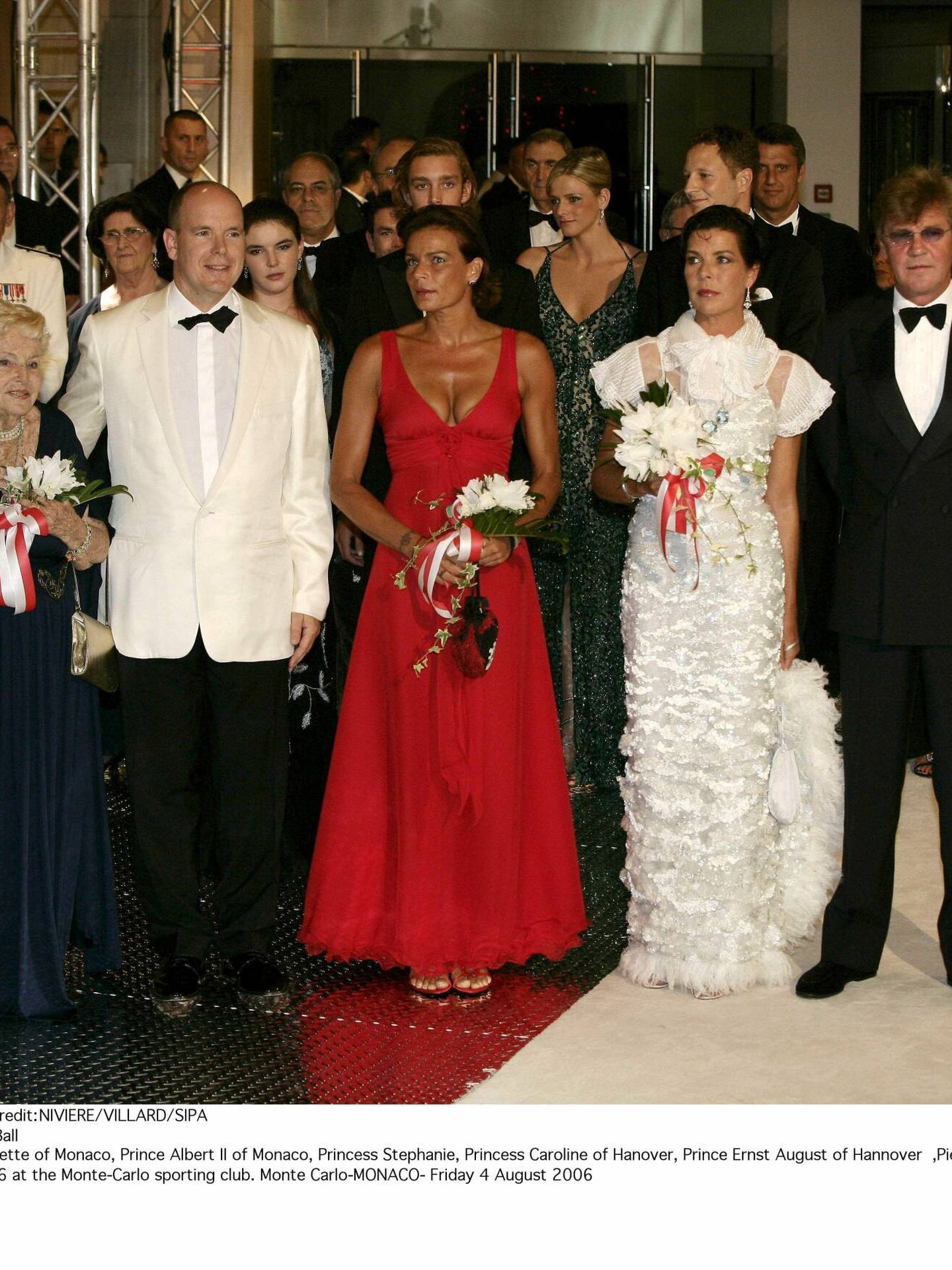 La familia real de Mónaco, en el Baile de la Rosa de 2006. (Cordon Press)