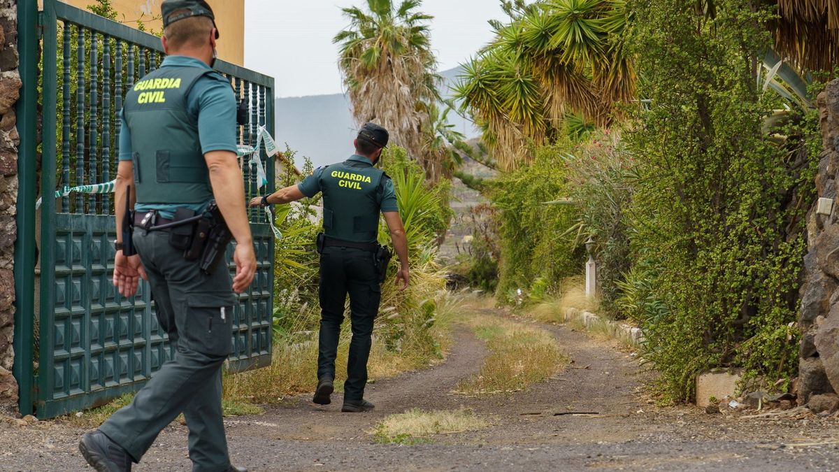 Encuentran tierra removida en la casa del padre de las niñas desaparecidas de Tenerife