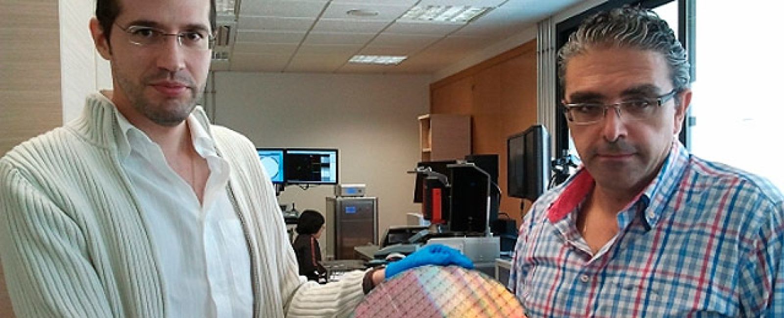 Foto: Dos científicos españoles postulan un sistema revolucionario de memoria RAM