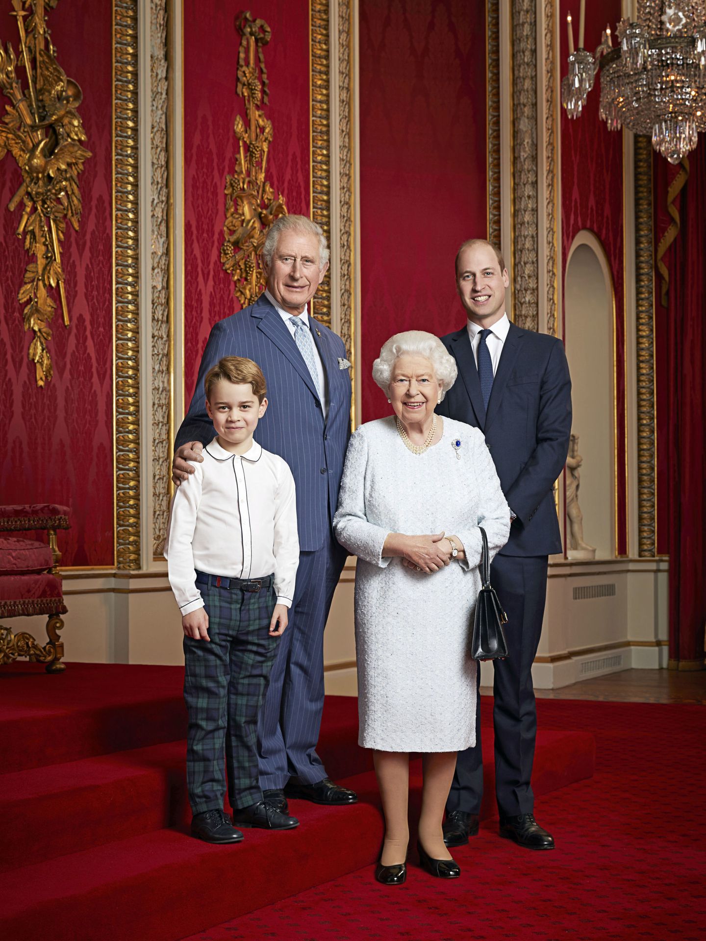 La reina Isabel, el príncipe Carlos, el príncipe Guillermo y el príncipe George. (Buckingham Palace)