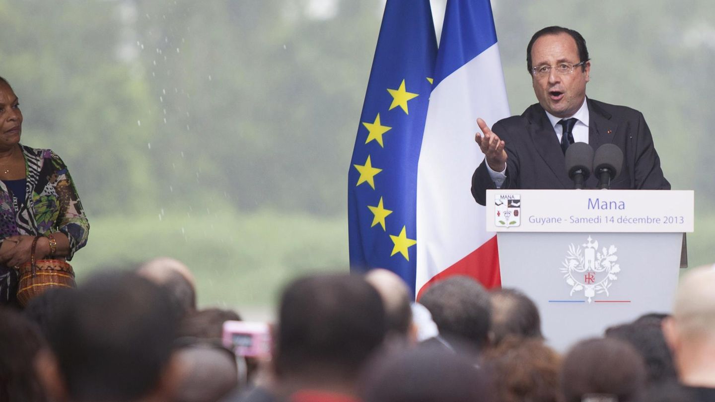 Hollande durante una conferencia junto a la ministra Taubira (Reuters).