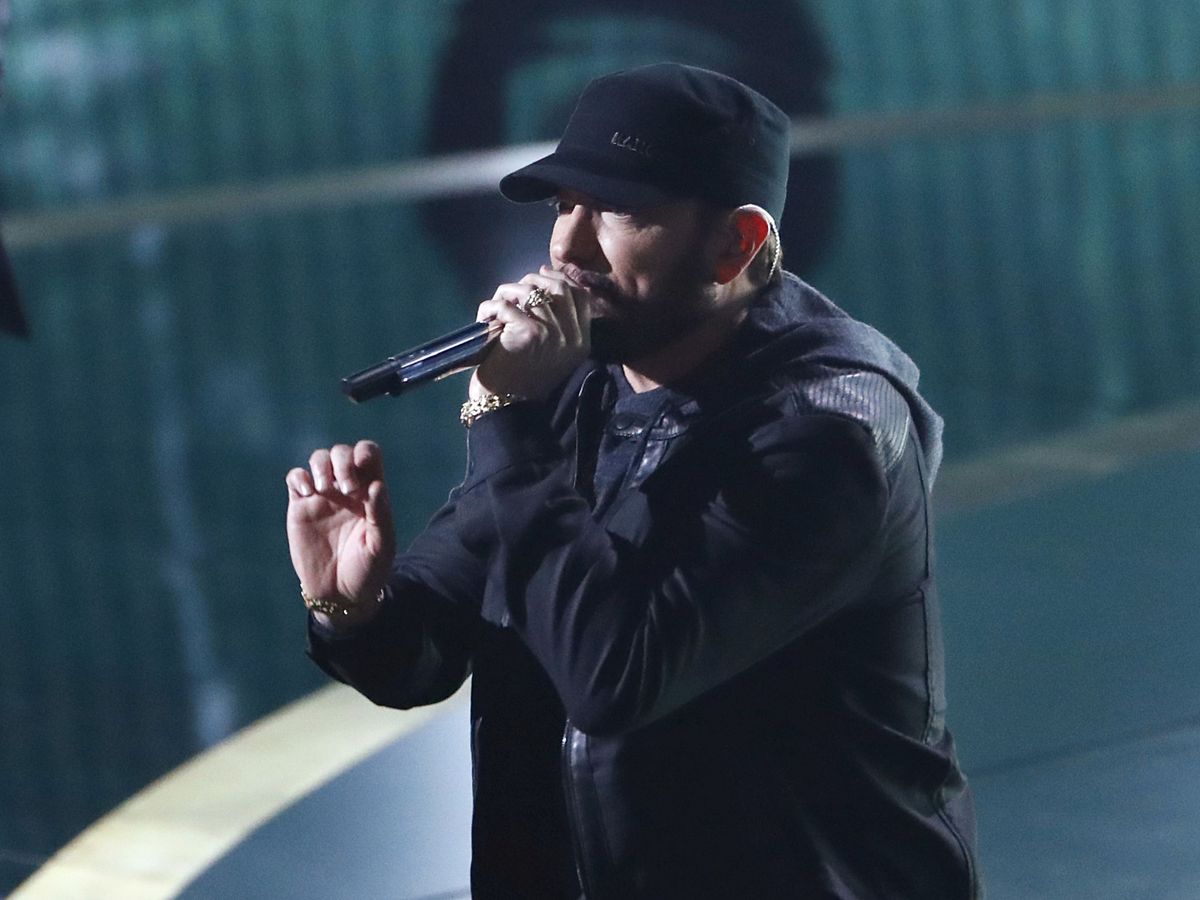 Foto: Eminem, durante la actuación. (Reuters)