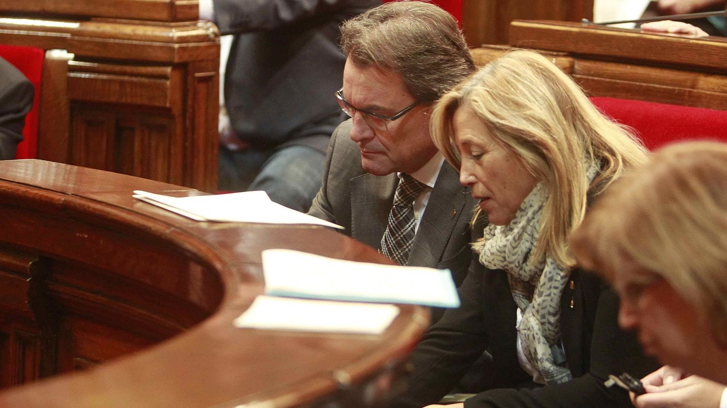 Artur Mas y la vicepresidenta, Joana Ortega, en el momento de la votación
