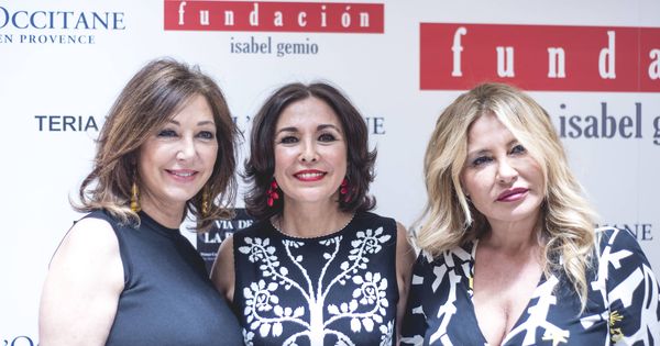 Foto: Isabel Gemio junto a Ana Rosa y Cristina Tárrega