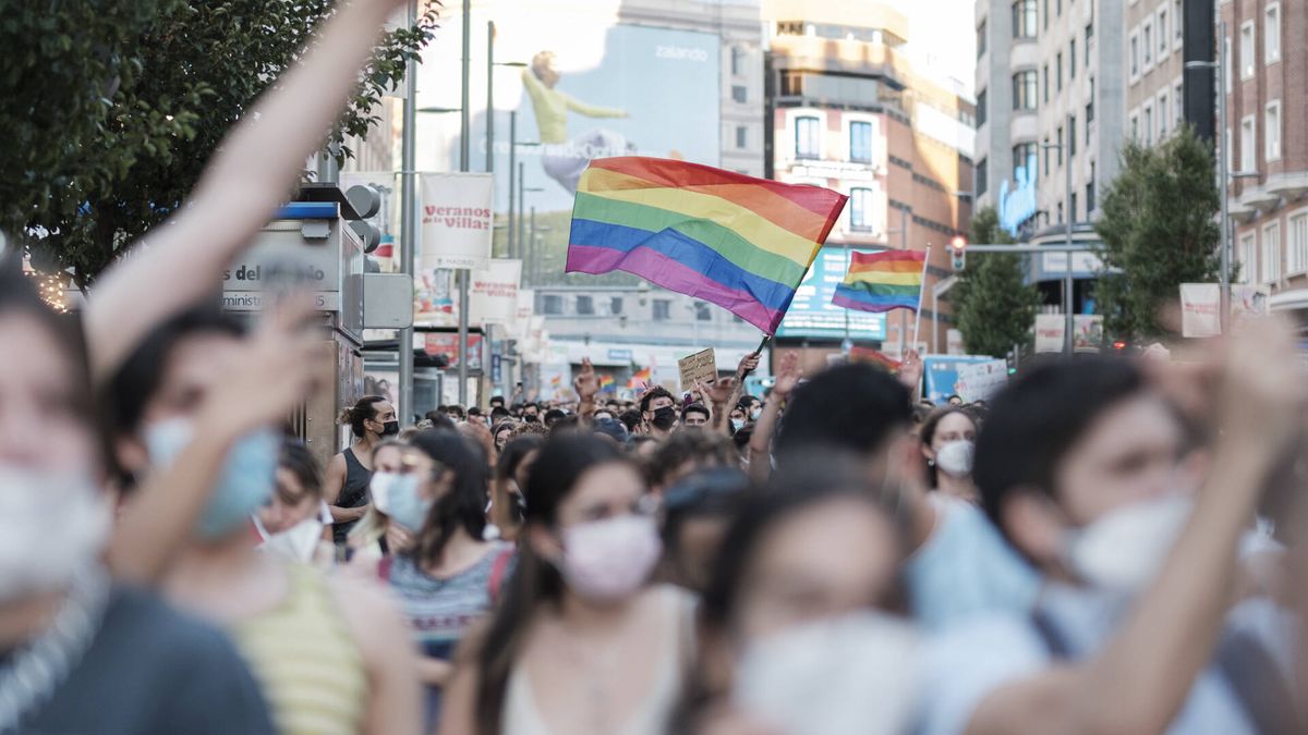 Investigan una agresión homófoba de jóvenes en Barcelona: golpes al grito de "maricón"