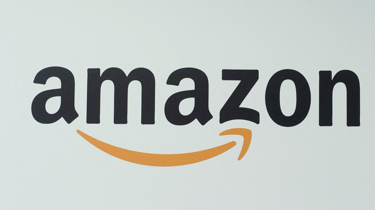 Amazon te ayudará a comprar ropa con esta novedad: un 'personal shopper' con IA