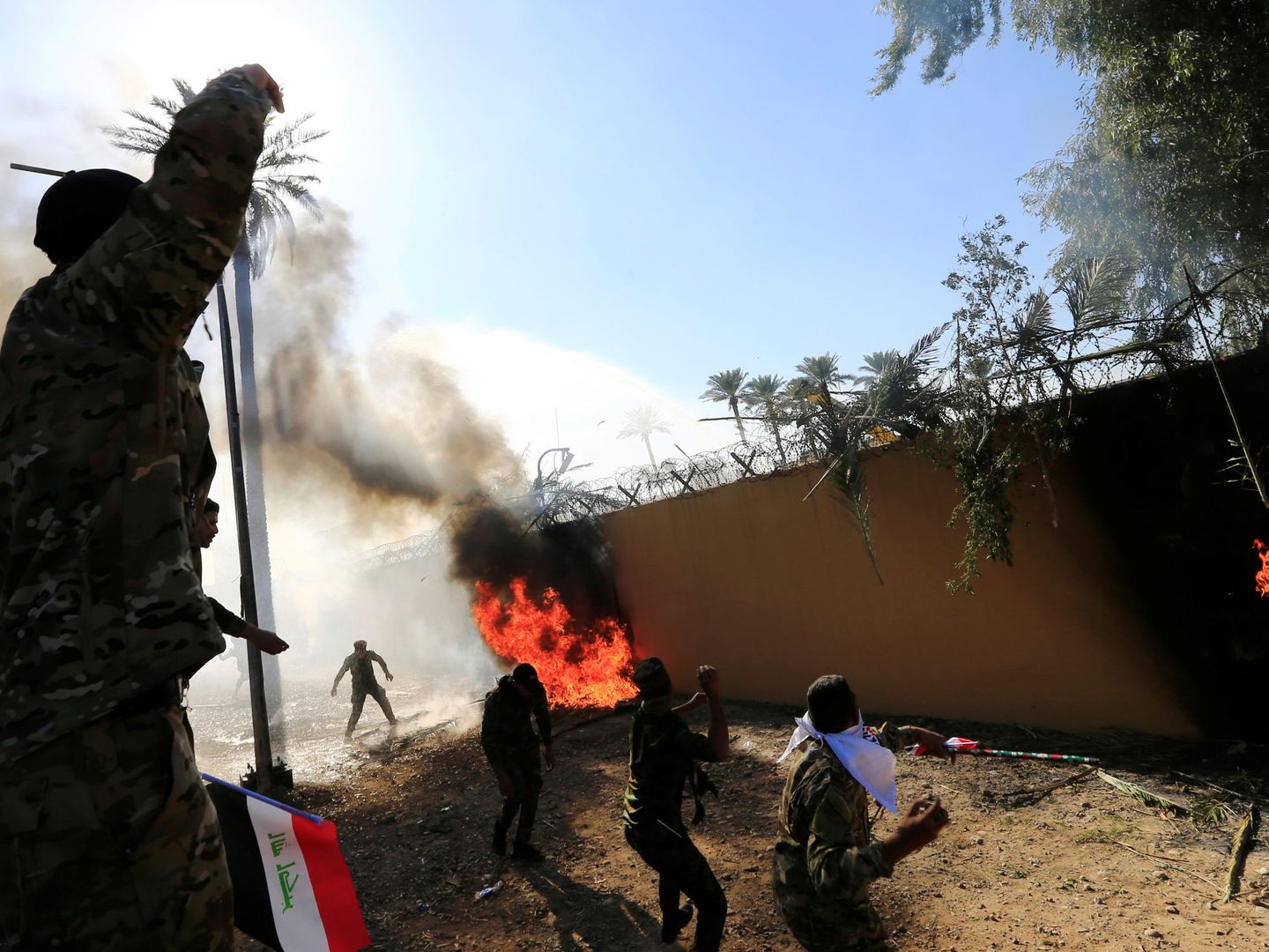 Imágenes del asalto a la embajada. (Reuters)