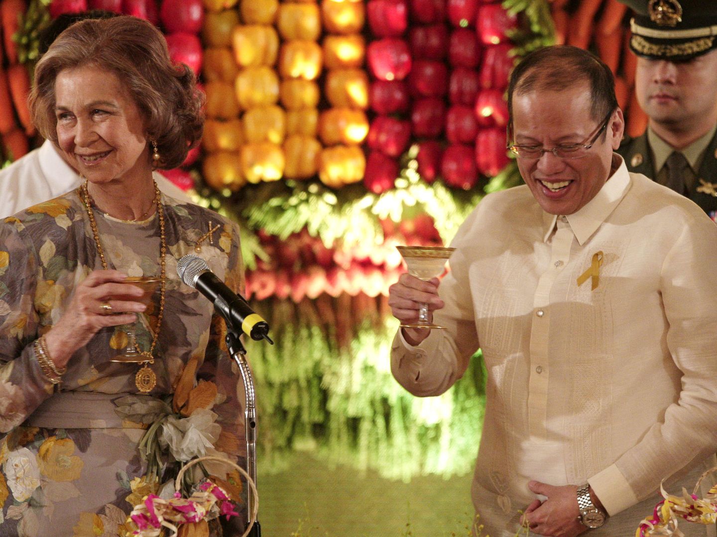 El presidente Benigno Aquino y la Reina Sofía en 2012 (Gtres)