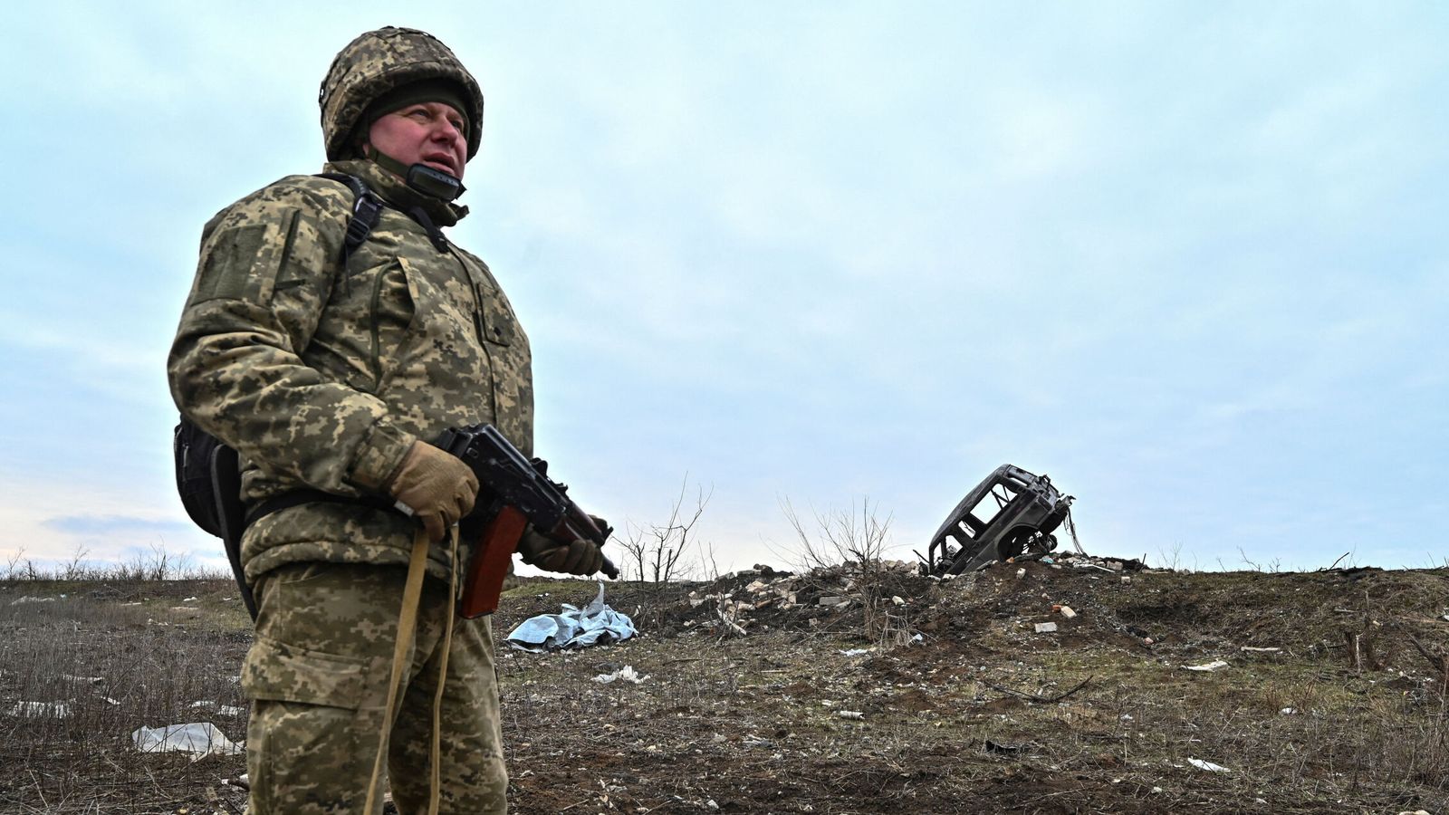 Un soldado en el frente cerca de Robotyne, el 21 de febrero de 2024. (Reuters)