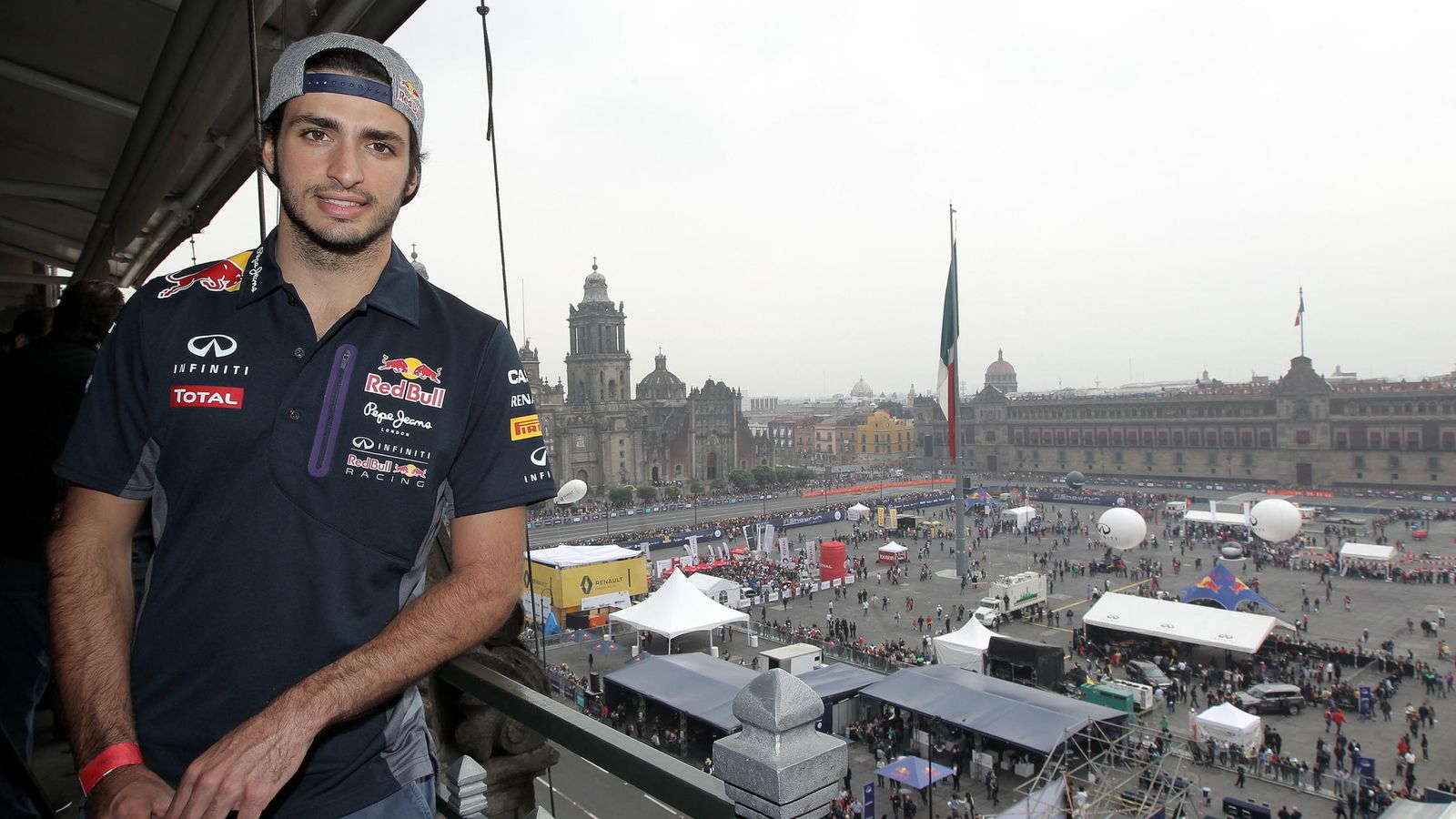 Foto: Carlos Sainz está viviendo su primer año en la Fórmula 1 (Efe)