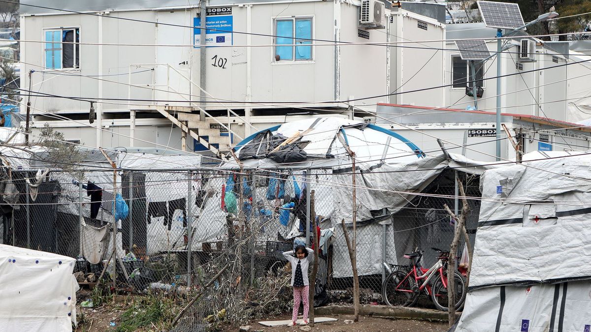 Primer caso de coronavirus en Moria, el mayor campo de refugiados de Europa