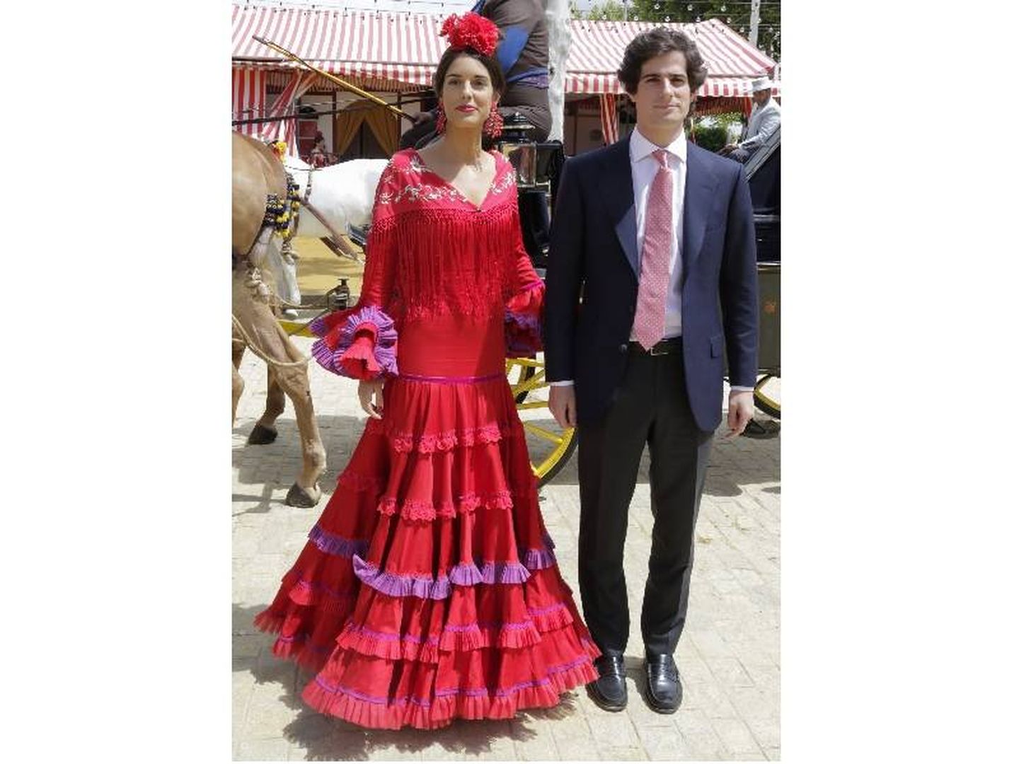 Sofía Palazuelo y el duque de Huéscar en la Feria de Abril. (Gtres) 