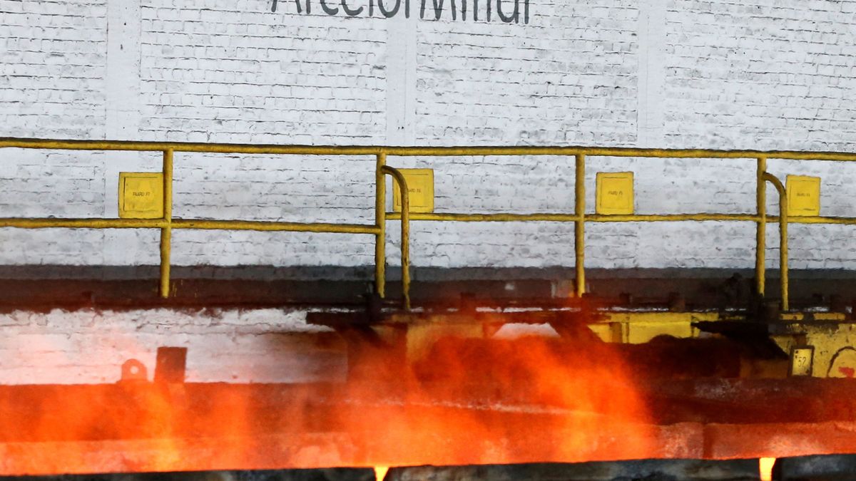 ArcelorMittal vende acciones de Cleveland-Cliffs por 539 M para su plan de autocartera