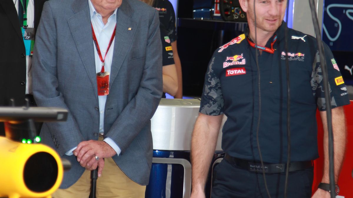 Don Juan Carlos vuelve a abandonar España y se va a disfrutar de la Fórmula 1 en Baréin