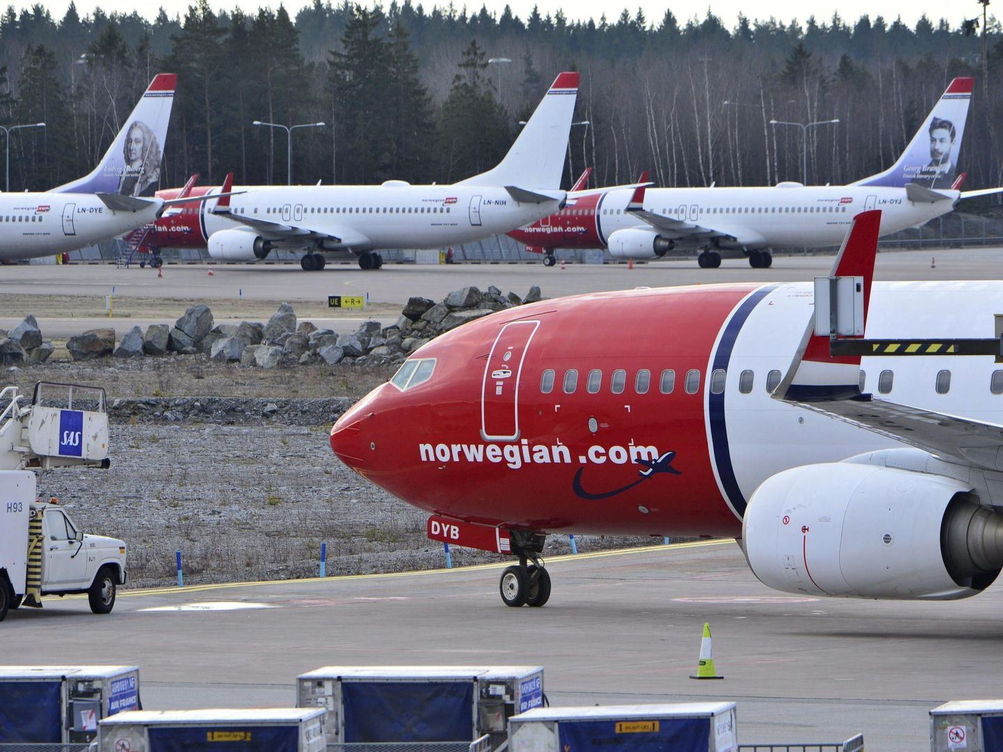 Aviones de Norwegian, una de las operadoras 'low cost' más populares. (Reuters)
