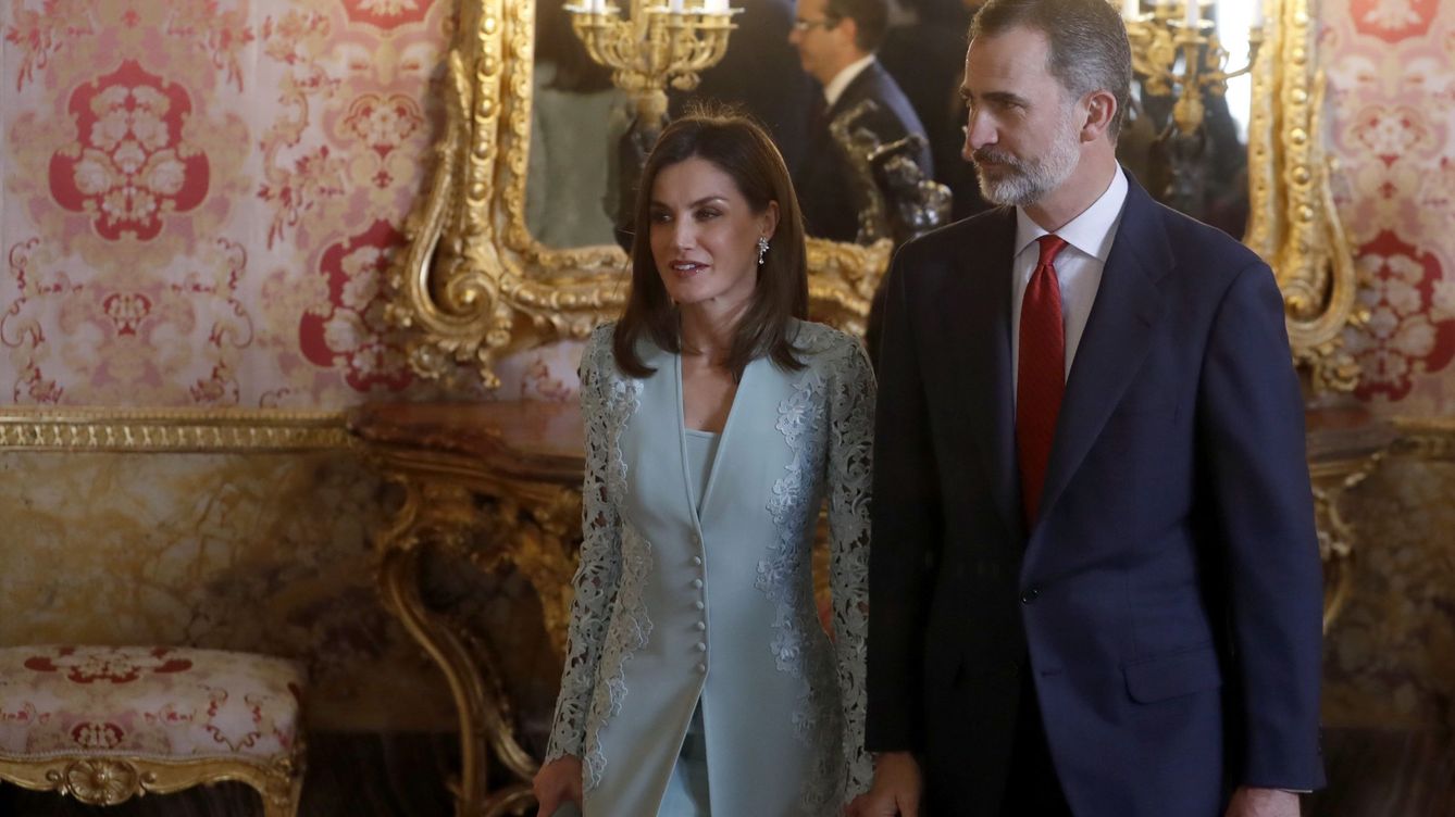 Don Felipe y doña Letizia invitan a Paz Padilla al Palacio Real: este es el motivo