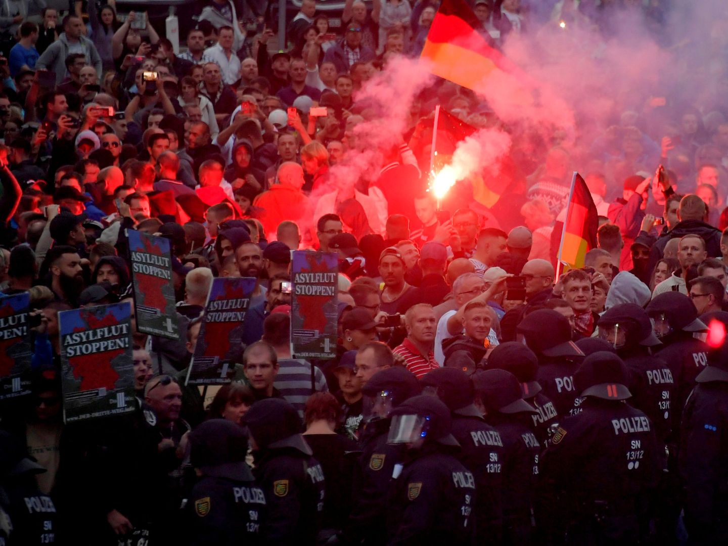 Protestas en Chemnitz después de que un hombre fuera apuñalado. (Reuters)