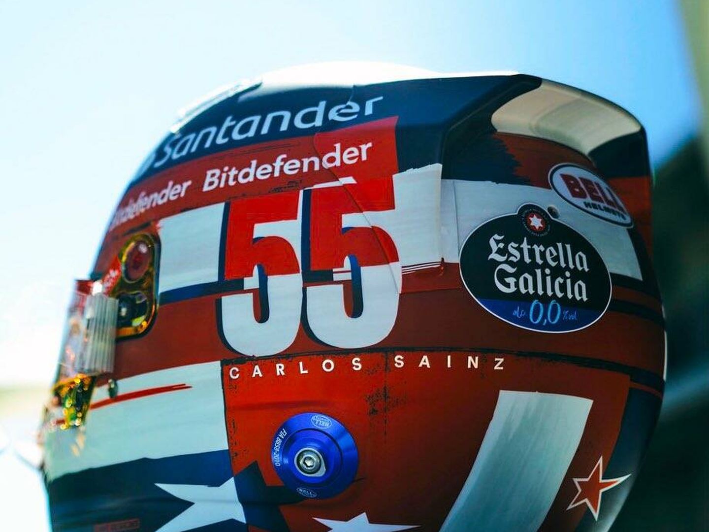 Carlos Sainz estrenó un diseño de casco temático específico. (Carlos Sainz)