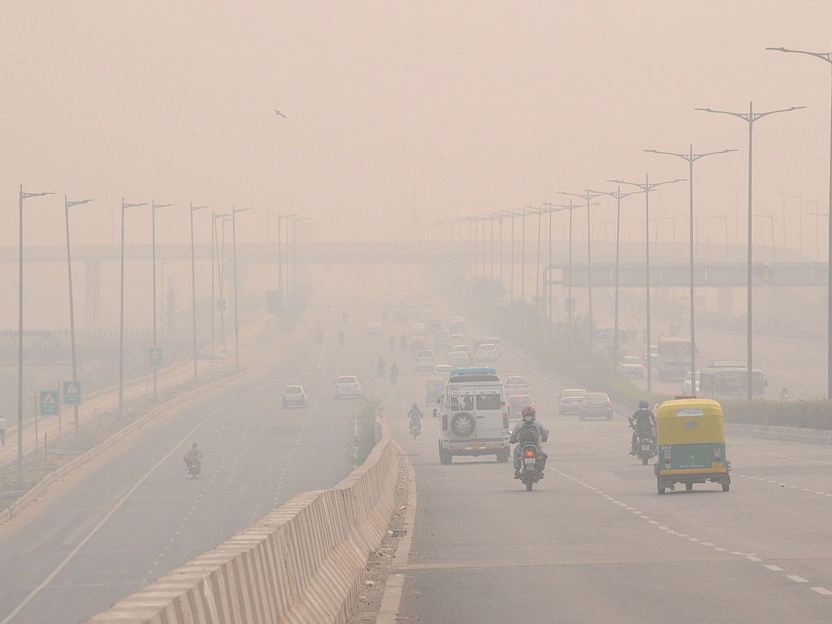 Foto: Contaminación en la ciudad de Delhi (India). EFE