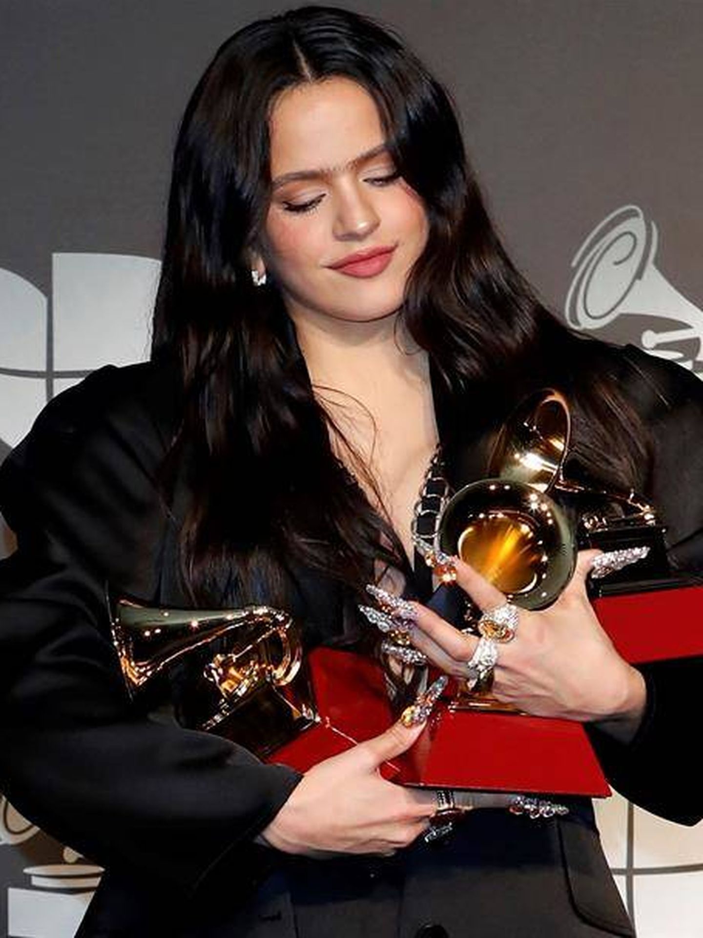 Rosalía, gran ganadora de los Grammy Latinos.