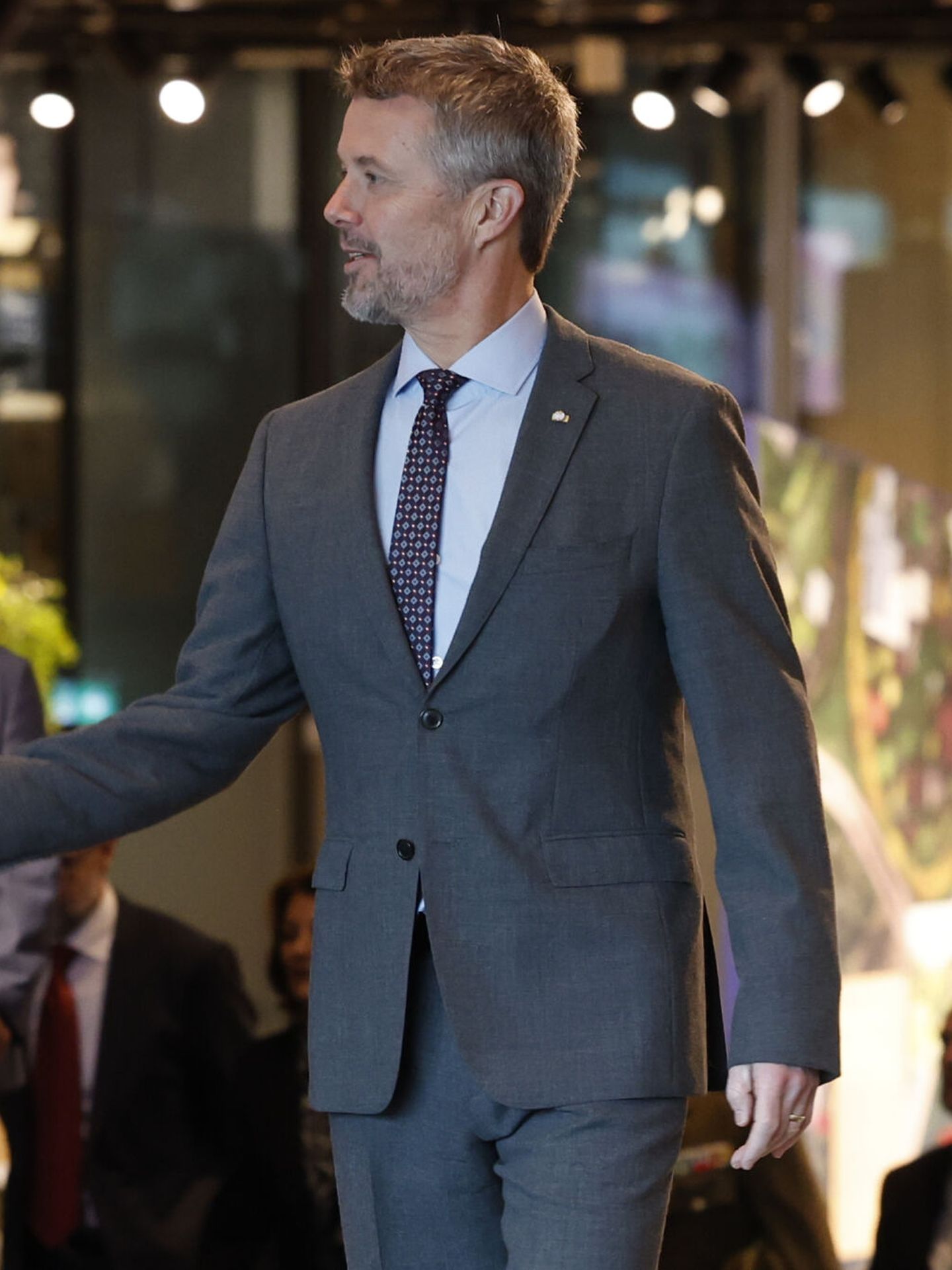 El príncipe heredero Federico de Dinamarca, a su llegada al Centro de Arquitectura Danés. (EFE/Juanjo Martín)