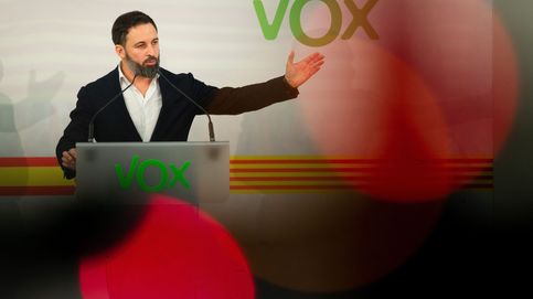 Vox busca no perder el foco: agita una gira antimigración en Canarias y su propio 6-D