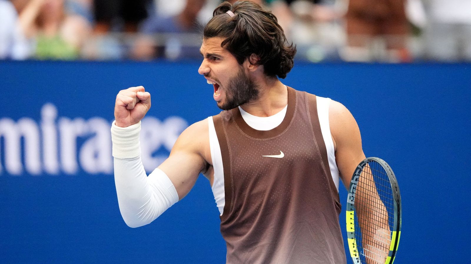 Alcaraz abruma a Yibing y alcanza los octavos del US Open (3-6, 4-6 y 1-6)