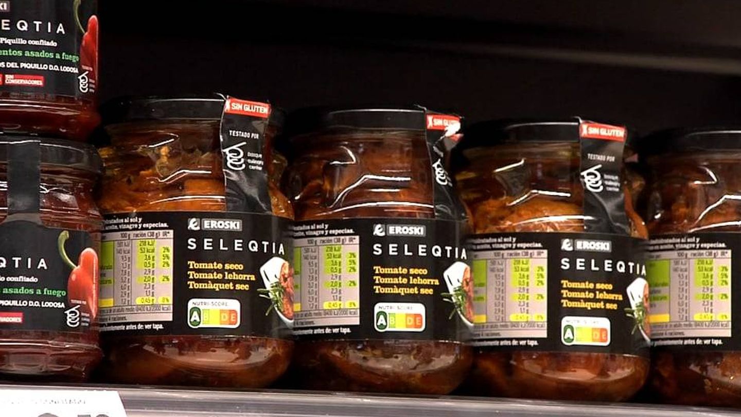 Productos en el supermercado con el etiquetado NutriScore.
