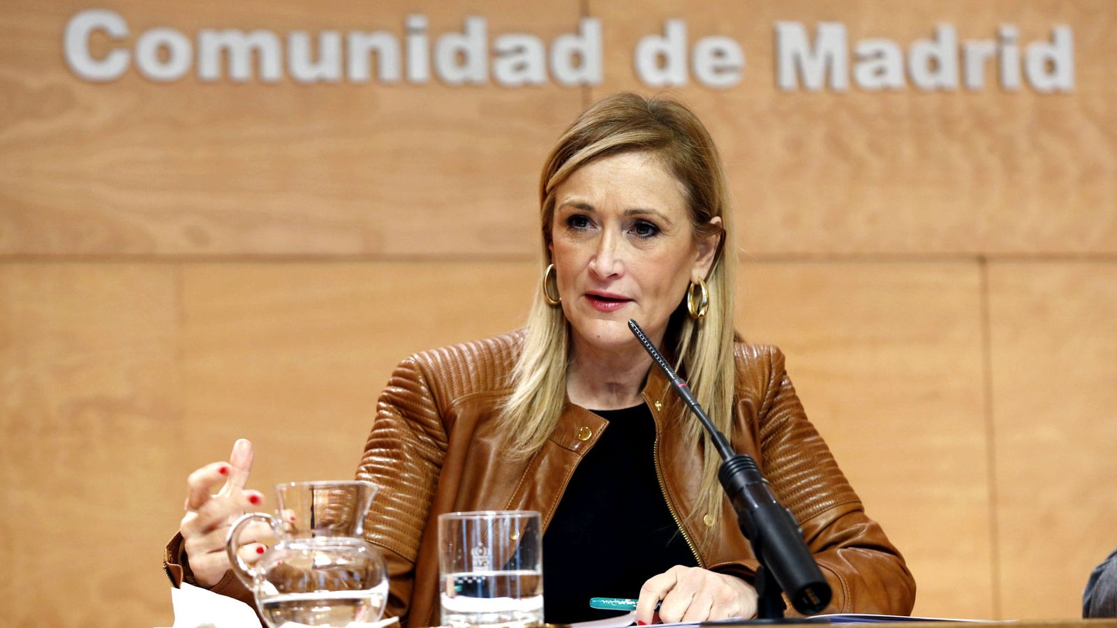 Foto: La presidenta de la Comunidad de Madrid, Cristina Cifuentes, durante una rueda de prensa. (Efe) 