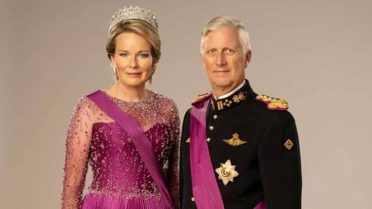 Tiara, vestido de gala… Las fastuosas fotos de Felipe y Matilde en su décimo aniversario en el trono