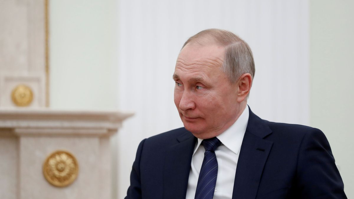 Putin presenta una enmienda constitucional para "consagrar" el matrimonio tradicional