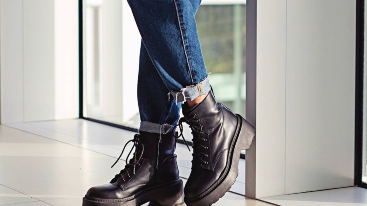 Estas botas militares Stradivarius han enamorado a Charlotte Framboise en Instagram